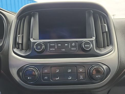 Used 2015 GMC Canyon SLE AWD/4WD image 22