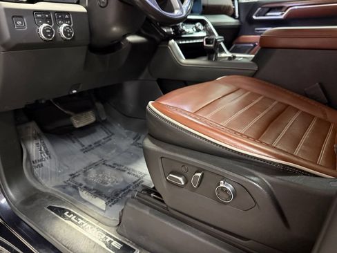 Used 2022 GMC Sierra 1500 Denali Ultimate AWD/4WD image 11
