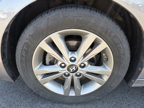 Used 2018 Hyundai Elantra Value Edition w/ Cargo Package image 9