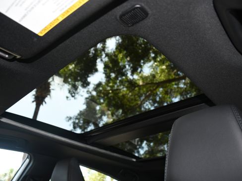 Used 2025 Toyota Camry LE image 7