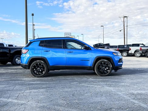 New 2026 Jeep Compass Latitude image 4