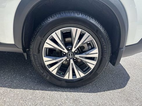 Used 2023 Nissan Rogue SV w/ SV Premium B Package FWD image 33