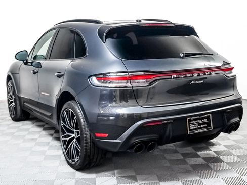 Used 2024 Porsche Macan image 3
