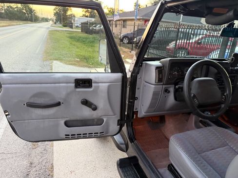 Used 1998 Jeep Wrangler Sport image 8