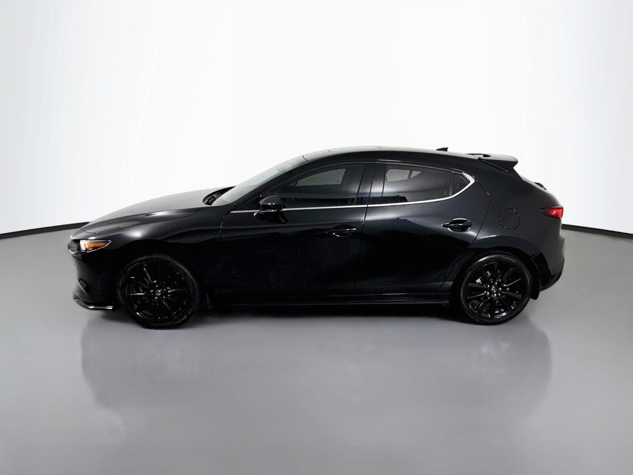 Used 2024 MAZDA MAZDA3 Hatchback w/Premium Plus Pkg AWD/4WD image 4