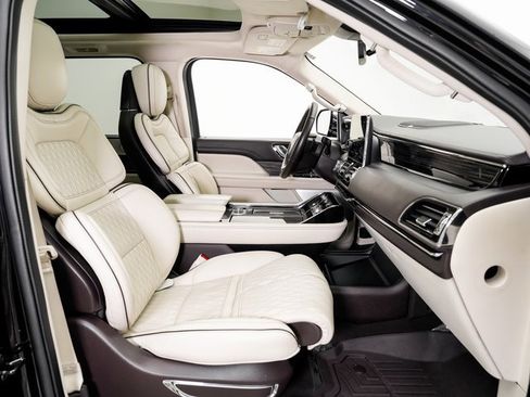 Used 2020 Lincoln Navigator L Black Label image 21