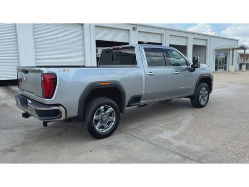 New 2026 GMC Sierra 2500 SLT AWD/4WD image 8