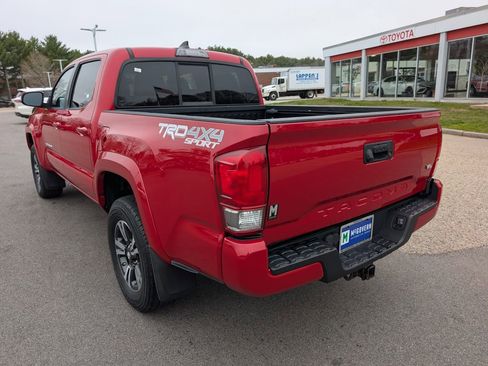 Used 2016 Toyota Tacoma TRD Sport w/ Towing Package AWD/4WD image 3