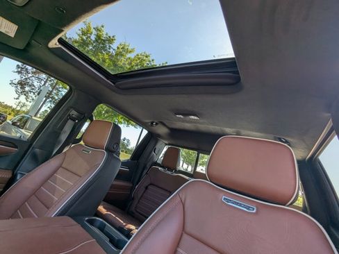 Used 2025 GMC Sierra 1500 Denali Ultimate image 12
