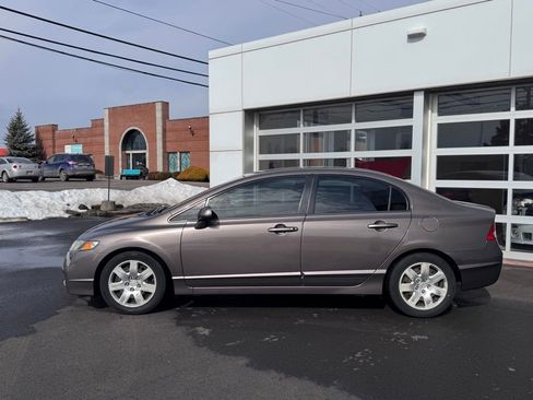Used 2011 Honda Civic LX image 2