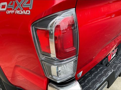 Used 2023 Toyota Tacoma TRD Off-Road image 23