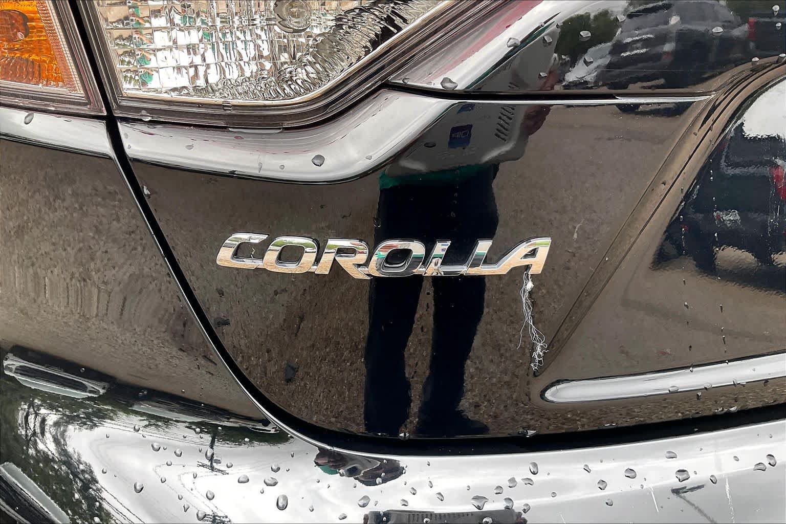 Used 2025 Toyota Corolla LE FWD image 10