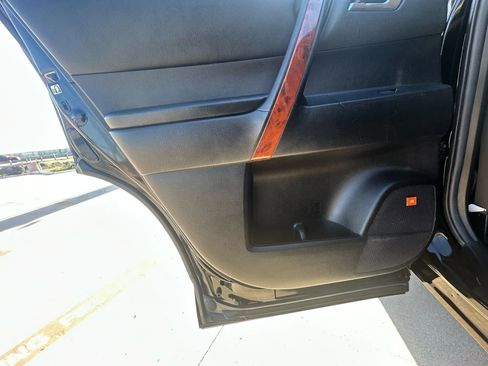 Used 2013 Toyota Highlander Limited image 35