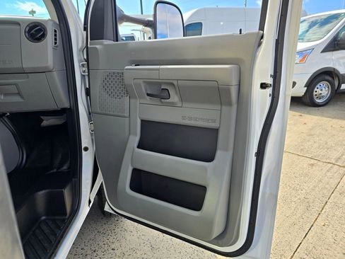 Used 2024 Ford E-350 and Econoline 350 Super Duty w/ Driver's Safety Package image 26