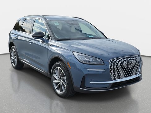 New 2026 Lincoln Corsair Premiere image 3