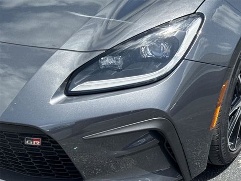 Used 2025 Toyota GR86 RWD image 9
