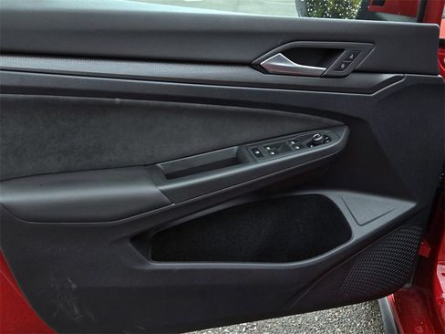 Used 2023 Volkswagen GTI SE image 10