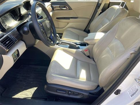 Used 2016 Honda Accord Touring image 16