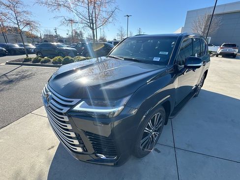 New 2026 Lexus LX 700h Luxury image 5