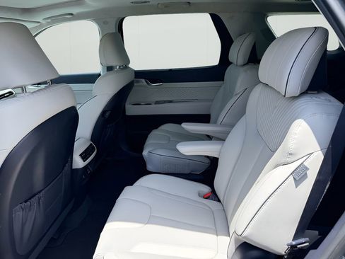 Used 2025 Hyundai Palisade Calligraphy FWD image 10