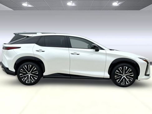 Certified 2023 Lexus RZ 450e Premium w/ Technology Package AWD/4WD image 8