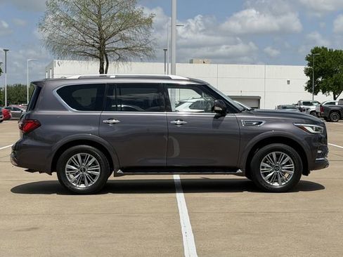 Used 2024 INFINITI QX80 Luxe image 3