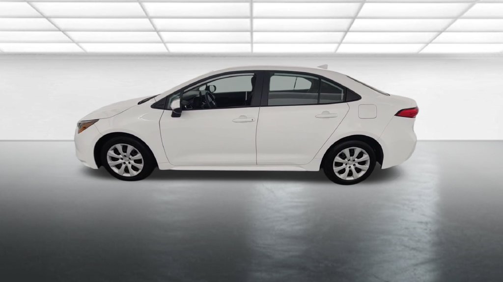 Used 2024 Toyota Corolla LE FWD image 3