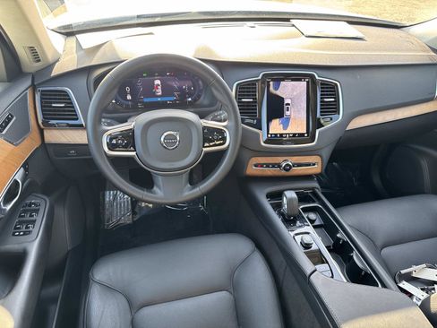 Used 2024 Volvo XC90 B5 Plus AWD/4WD image 7