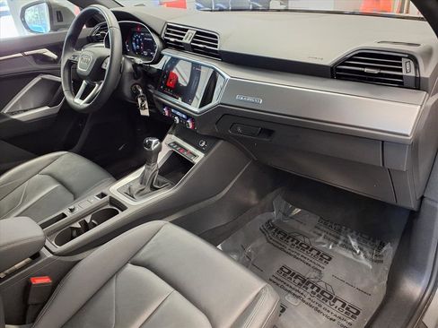 Used 2025 Audi Q3 2.0T Premium image 9