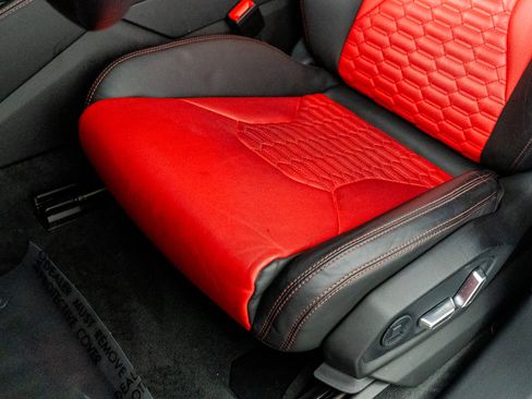 Used 2020 Lamborghini Urus image 28