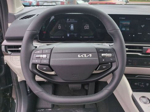 Used 2026 Kia Sportage EX w/ EX Panoramic Sunroof Package image 9