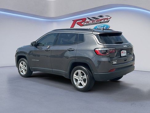 Used 2023 Jeep Compass Latitude AWD/4WD image 5