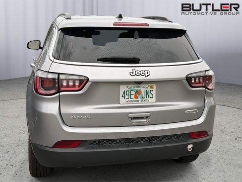 Used 2024 Jeep Compass Latitude AWD/4WD image 9