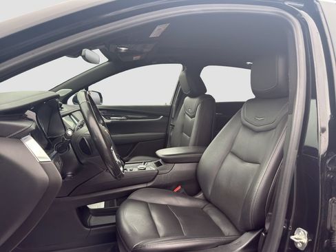 Used 2020 Cadillac XT5 Premium Luxury AWD/4WD image 9