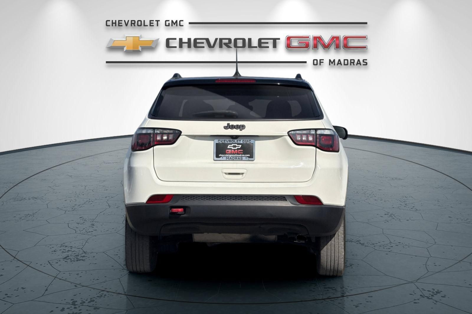 Used 2019 Jeep Compass Trailhawk AWD/4WD image 4