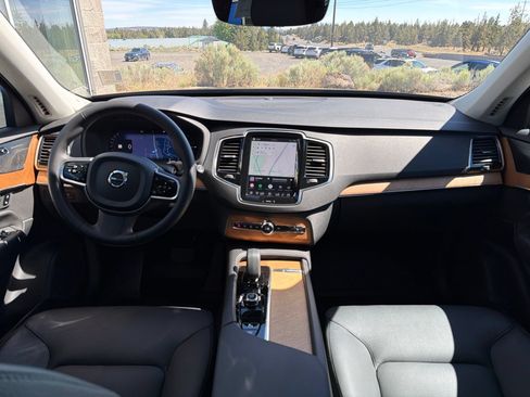 Used 2023 Volvo XC90 T8 Plus w/ Protection Package Premier AWD/4WD image 10