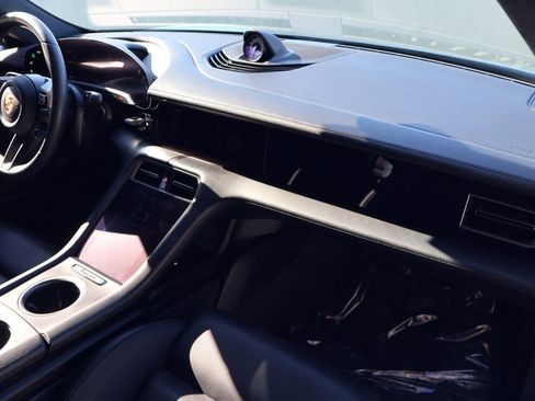 Certified 2022 Porsche Taycan 4 Cross Turismo image 25