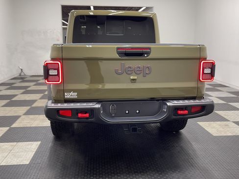 Used 2026 Jeep Gladiator Rubicon w/ Steel Power Dome Hood Package AWD/4WD image 16
