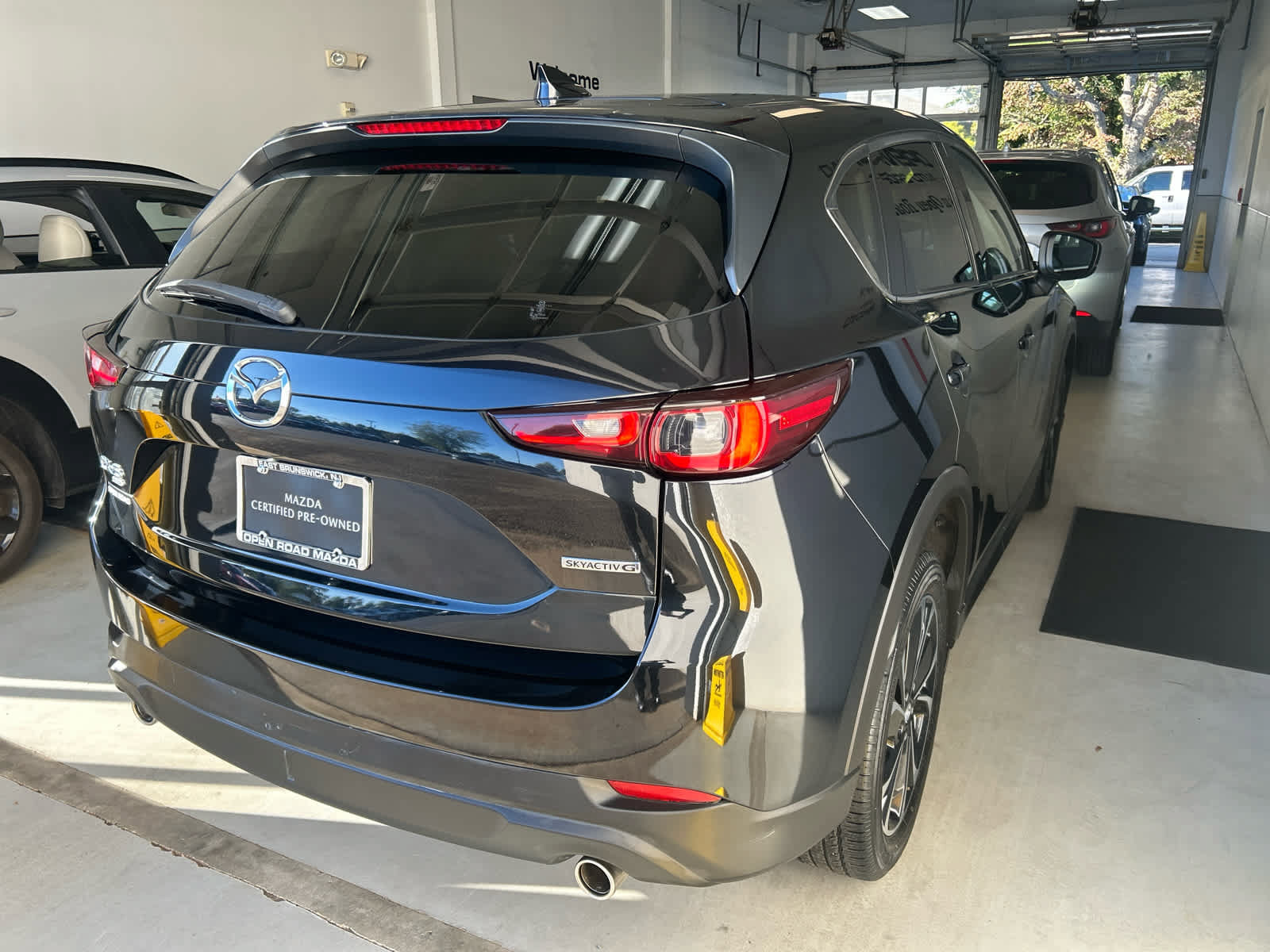 Used 2023 MAZDA CX-5 AWD 2.5 S w/ Premium Package image 6