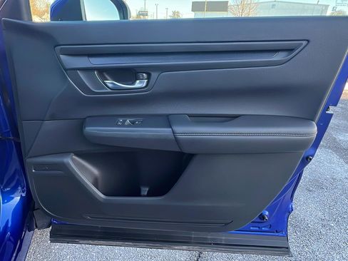 Used 2023 Honda CR-V EX image 12