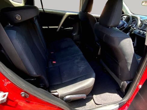 Used 2016 Toyota RAV4 LE FWD image 20