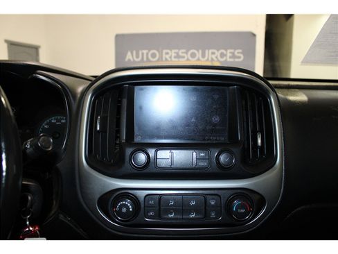 Used 2021 Chevrolet Colorado LT w/ LT Convenience Package image 28