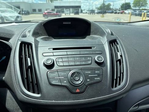 Used 2017 Ford Escape SE w/ SE Cold Weather Package FWD image 16