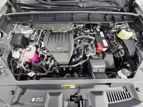 Used 2025 Toyota Highlander Limited FWD image 13