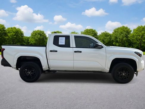 Used 2026 Toyota Tacoma SR AWD/4WD image 8
