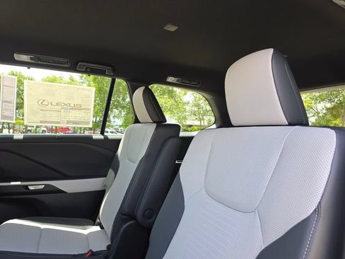 New 2026 Lexus TX 500h AWD image 18