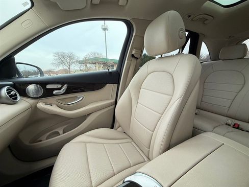 Used 2018 Mercedes-Benz GLC 300 4MATIC image 17
