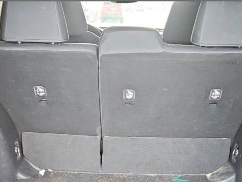 Used 2022 Toyota Corolla Cross LE FWD image 9