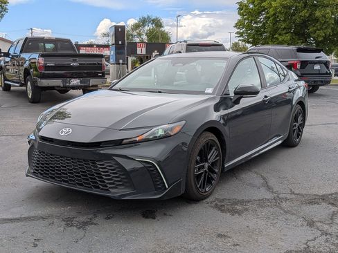 Used 2026 Toyota Camry SE w/ Multimedia Upgrade Package FWD image 11