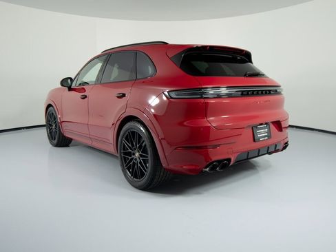 New 2026 Porsche Cayenne GTS image 3